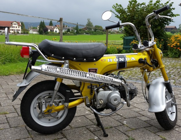 Honda ST 50 Dax.jpg