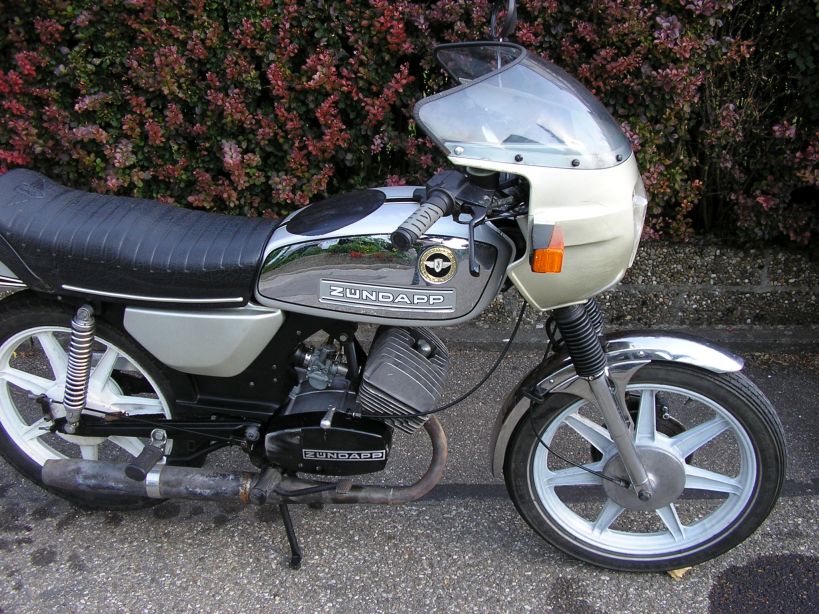 meine GTS 50 mit KS 50 Teilen (motor tacho und verkleidung Scheibenbremse)