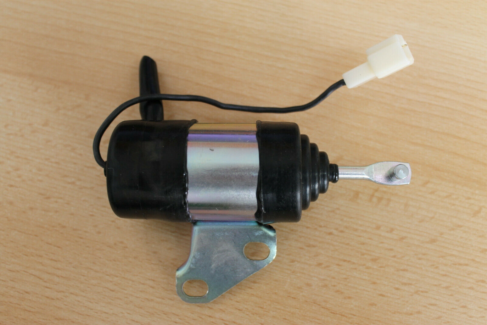 Magnetventil für Kubota Motoren. Z 402 Z482